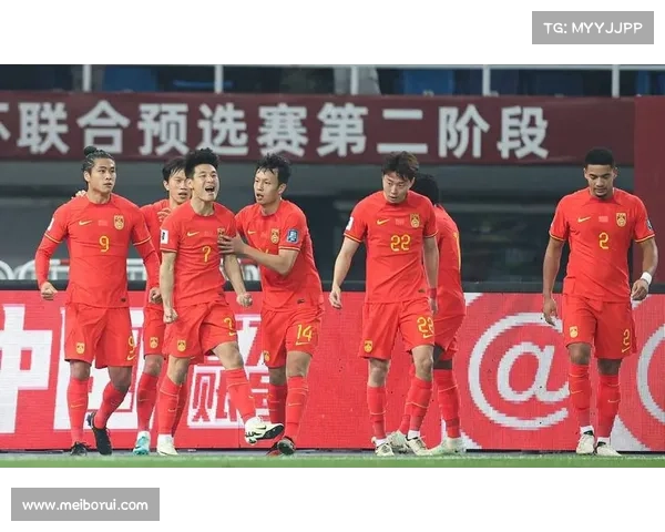 国足防守漏洞严重15场失29球 媒体人点评溃败背后原因